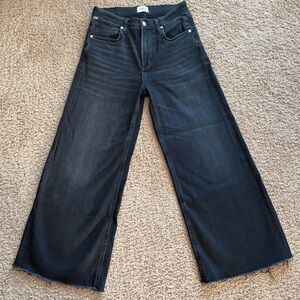 Lyra Crop Wide Leg - Size 26
Color: Medallion